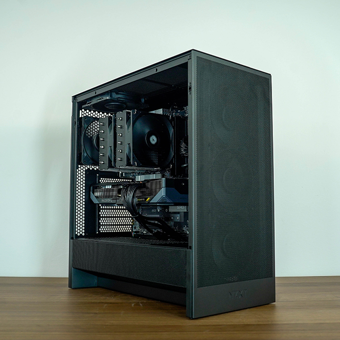 Image of Onyx II: R7 9700X / RX 9070XT